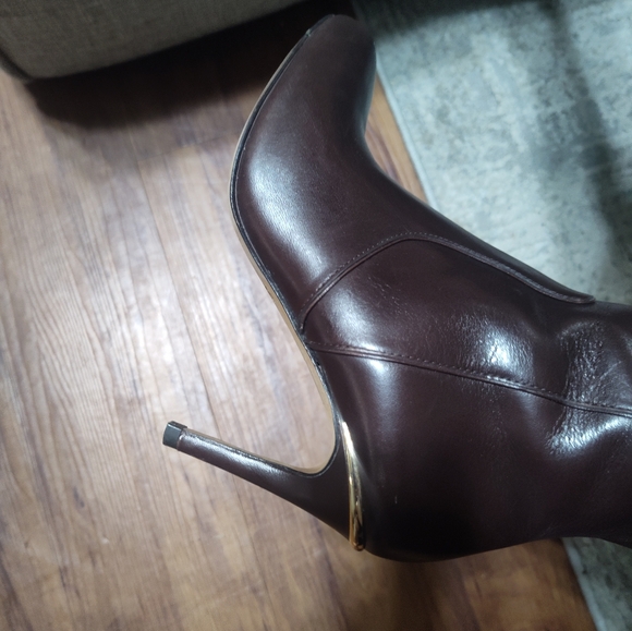 Coach Roma Soft Shine calf boots. - Picture 2 of 4